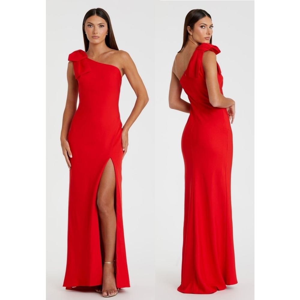 Mac Duggal▪️Red Crepe One Shoulder Bow Gown